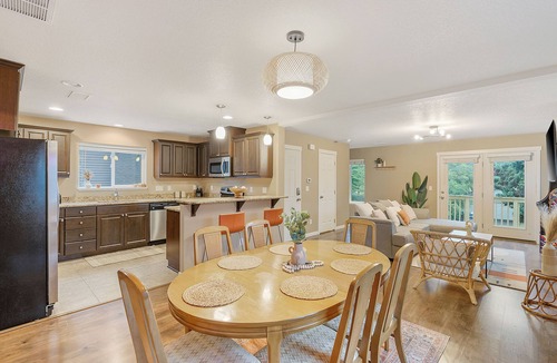 Mount Tabor House | Welcoming Space - 4Bed/3.5Bath Steps from Mt. Tabor Park