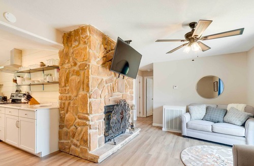 Flat Hollow Marina House | Welcoming Speedwell Retreat w/ Lake Views!