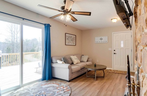 Flat Hollow Marina House | Welcoming Speedwell Retreat w/ Lake Views!