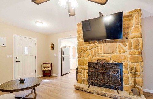 Flat Hollow Marina House | Welcoming Speedwell Retreat w/ Lake Views!