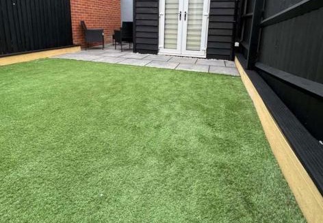 Basildon House | Welcoming terraced home in Basildon