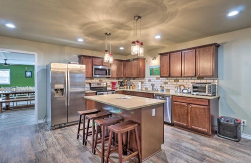 Tow House | Welcoming Tow Home ~ 1 Mi to Lake Buchanan!