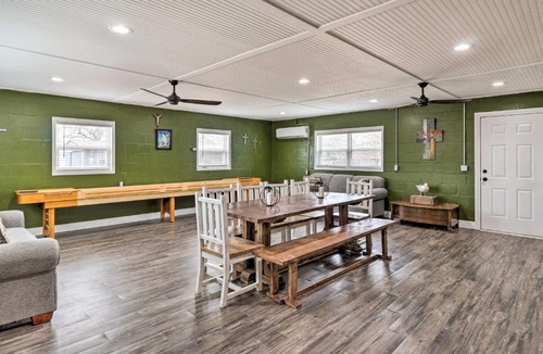 Tow House | Welcoming Tow Home ~ 1 Mi to Lake Buchanan!