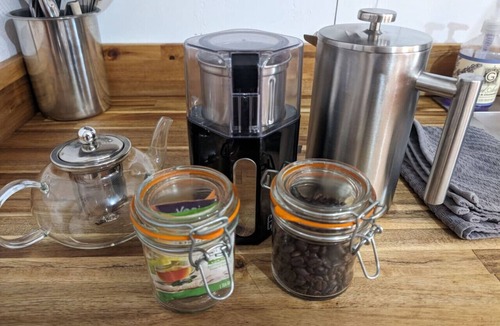 Oakridge Apartment | Well appointed, Clean, Comfy, and Convenient!