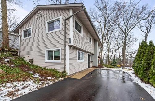 White Lake House | Well appointed Lakefront home