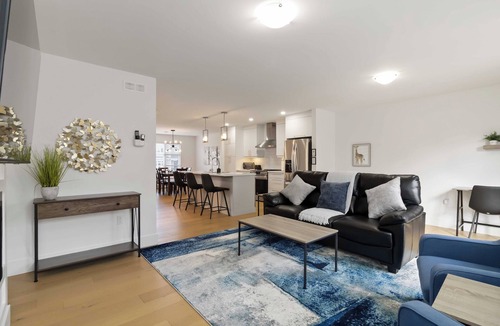 Dieppe House | Well Appointed Modern Townhouse Located Close To YQM Airport and All Amenities.
