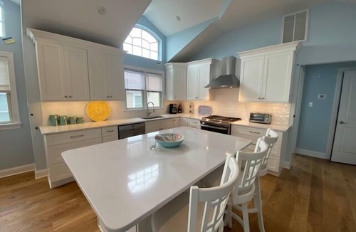 Townsend's Inlet House | Well-appointed Townhouse that is a 5 Bedrooms with Bonus Room, Elevator and 4.5 Bathrooms in the Southend of Sea Isle