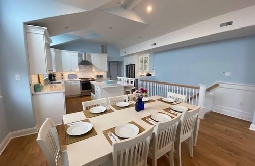 Townsend's Inlet House | Well-appointed Townhouse that is a 5 Bedrooms with Bonus Room, Elevator and 4.5 Bathrooms in the Southend of Sea Isle
