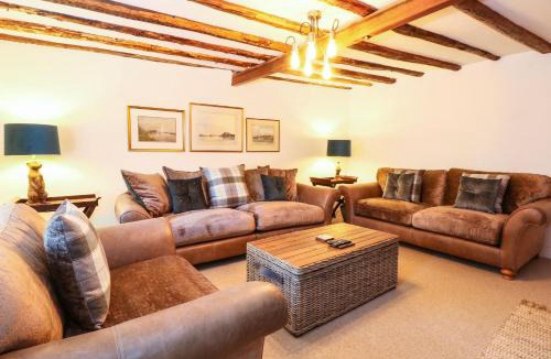 Grimston House | Well Cottage