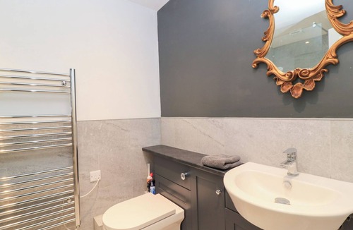 Crudwell Cottage | Well Cottage