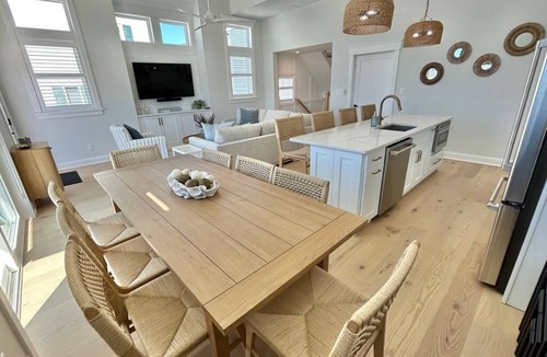 Sea Isle City House | Well Crafted Townhouse featuring 6 bedrooms, 4.5 bathrooms, a Bonus room and a Heated Pool.