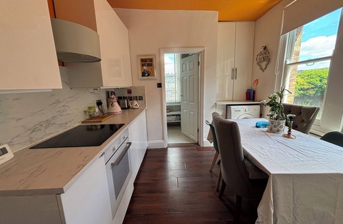 Gospel Oak Apartment | Well-Designed 1BD Flat with Terrace, Hampstead