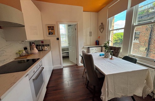 Gospel Oak Apartment | Well-Designed 1BD Flat with Terrace, Hampstead