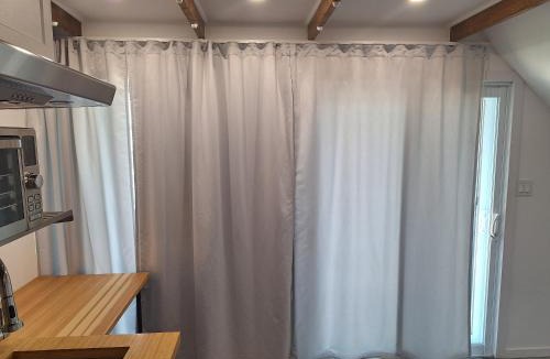 Saint-Hubert Apartment | Well Equipped Studio FOR NON-SMOKING GUESTS ONLY CITQ ЗO9467