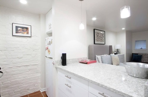 Logan Circle Apartment | WELL-EQUIPPED STUDIO APT - WALK TO METRO SUBWAY!