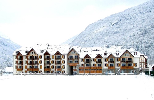 Saint-Mamet Apartment | Well-kept apartment in a mountain village