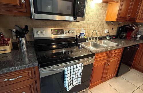 Corpus Christi Condo | Well kept secret! Summer availability going fast, 3min to beach, gym, & balcony.