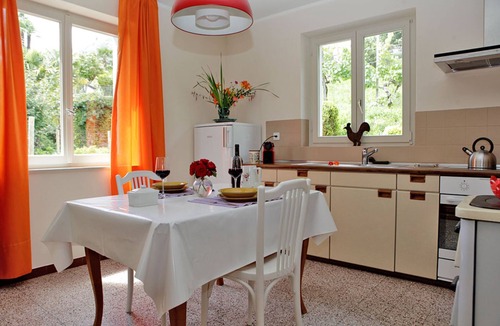 Brione sopra Minusio House | Well-kept Ticino detached house on a sunny slope above Locarno with panoramic views