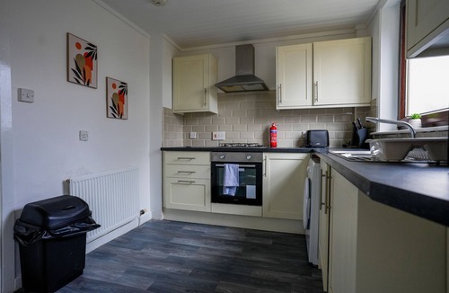 Tillicoultry House | Well Located 2-Bed Home with Free Parking