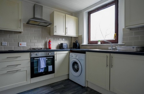 Tillicoultry House | Well Located 2-Bed Home with Free Parking