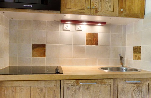 Meribel-Mottaret Apartment | Well-located apartment, ski-in/ski-out, pets allowed
