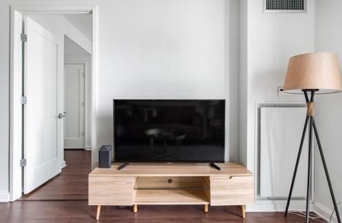 East Cambridge Apartment | Well-located Kendall Sq 1BR w courtyard BOS-388