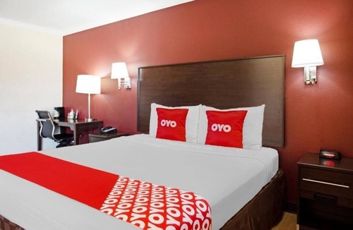 McAllen Hotel | Well-Located Unit Close To Downtown - Pets Welcome, Pool, And Free Parking