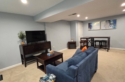 Lake Arbor Apartment | Well Located, Well Loved