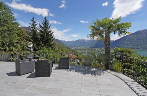 Brione sopra Minusio House | Well-maintained detached house on a sunny slope above Locarno with panoramic views