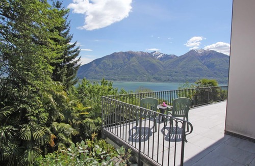 Brione sopra Minusio House | Well-maintained detached house on a sunny slope above Locarno with panoramic views