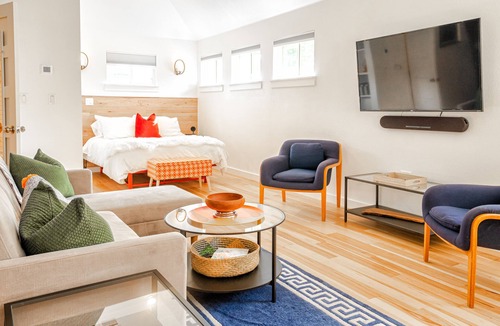 Highland House | Well-stocked, Free Parking, Perfect to Visit Family