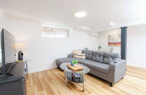 Welland Apartment | Welland Mid-Term Escape