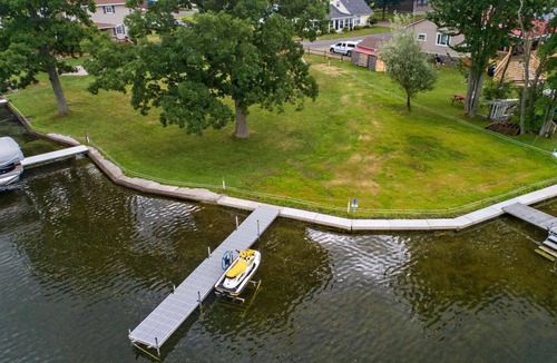 Bradford House | Weller Island Retreat on Lamoka