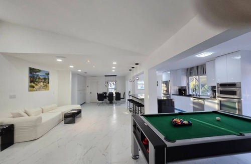 Greenview Shores House | Wellington Charming House with Heated Pool
