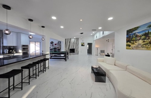 Greenview Shores House | Wellington Charming House with Heated Pool
