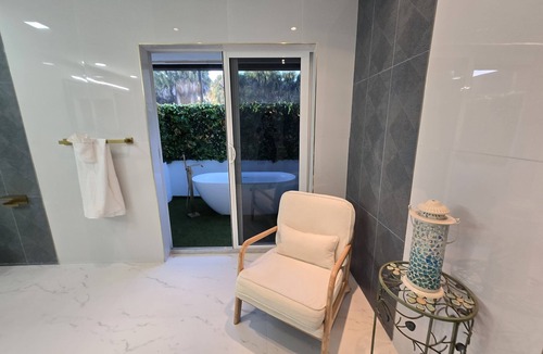 Greenview Shores House | Wellington Charming House with Heated Pool