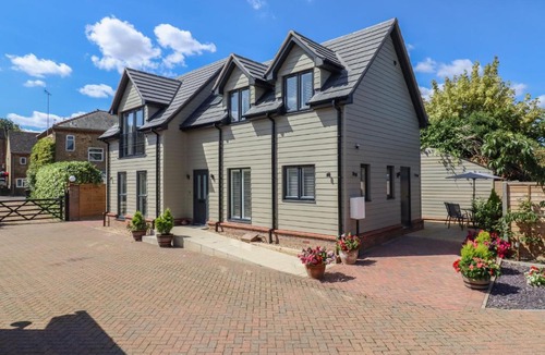 Littleport House | Wellington Cottage