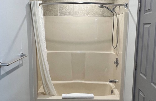 Bracebridge Hotel | Wellington Inn