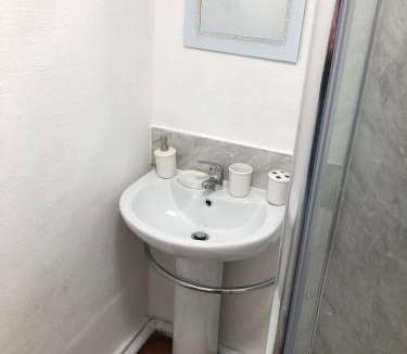 Dewsbury House | Wellington Tavern Accommodation