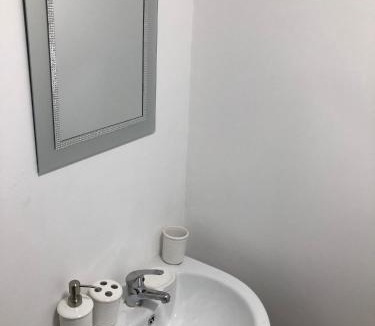 Dewsbury House | Wellington Tavern Accommodation