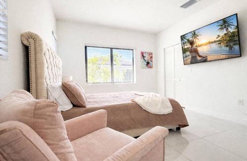 Florida City House | Wellness Club Yoga & Cold Plunge Near Everglades