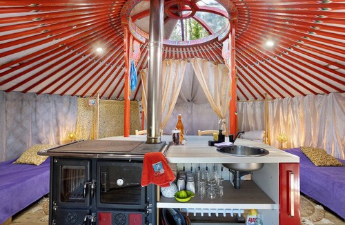 Quimper House | Wellness Mongolian Yurt with Nordic Bath, All Comforts