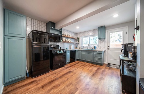 Big Bear City Cabin | Wellness & Romantic Retreat among the Trees