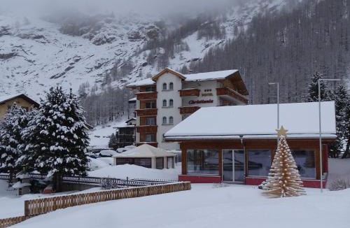 Saas Almagell Hotel | Wellness- und Schneesporthotel Christiania