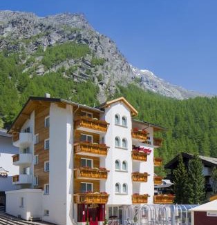 Saas Almagell Hotel | Wellness- und Schneesporthotel Christiania
