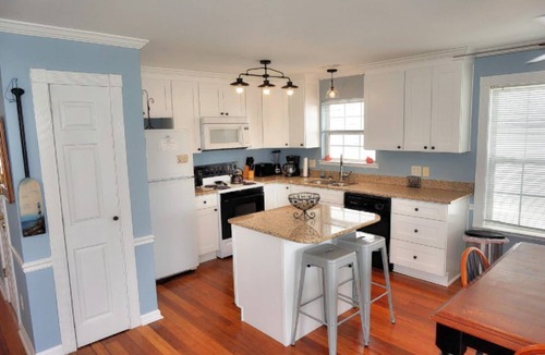 Surfside Beach House | Wells On 7th 4 Bedroom Home by RedAwning