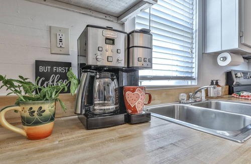 Ellijay Cottage | WeLoveALLDogs/FullyFencedYards/Firepit/Views/2King