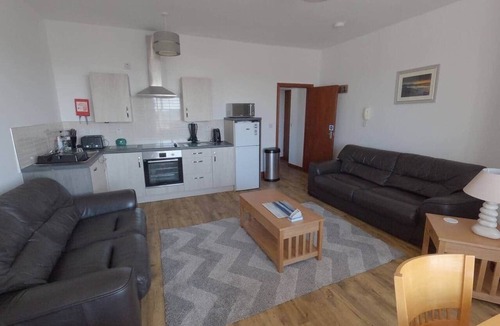 Dinas Dinlle Apartment | Wendon Holidays - Pebbles