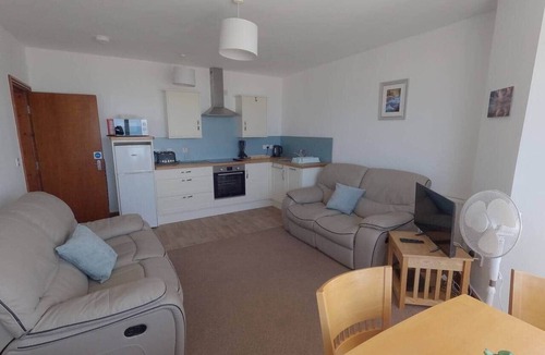 Dinas Dinlle Apartment | Wendon Holidays - Shells