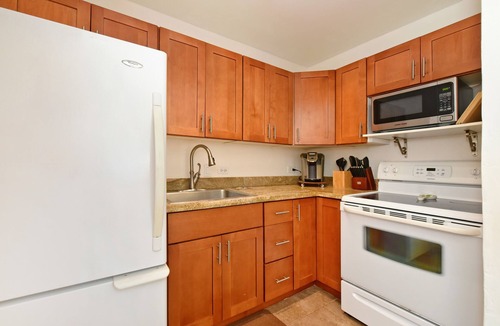 Honokowai Condo | Weneki's Island Paradise; Oceanfront complex, Updated, Wi-Fi, Unit 103